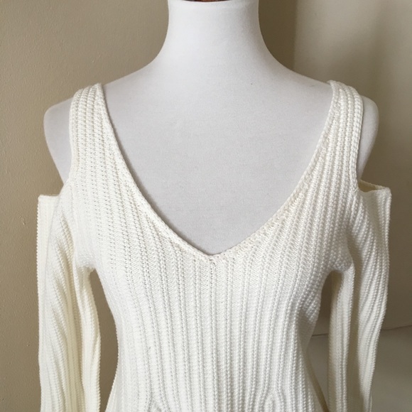 New Knitted & Knotted Open Shoulder Pullover - Picture 4 of 8